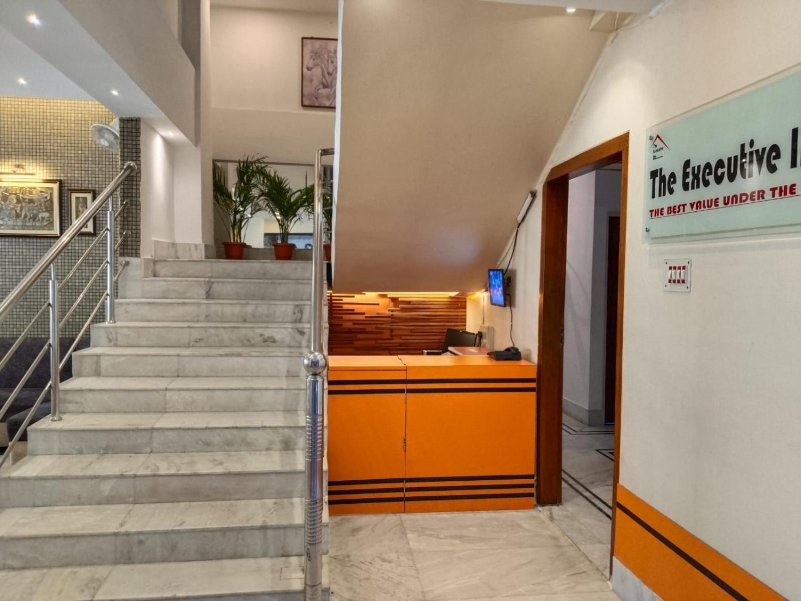The Executive Inn Гувахати Екстериор снимка