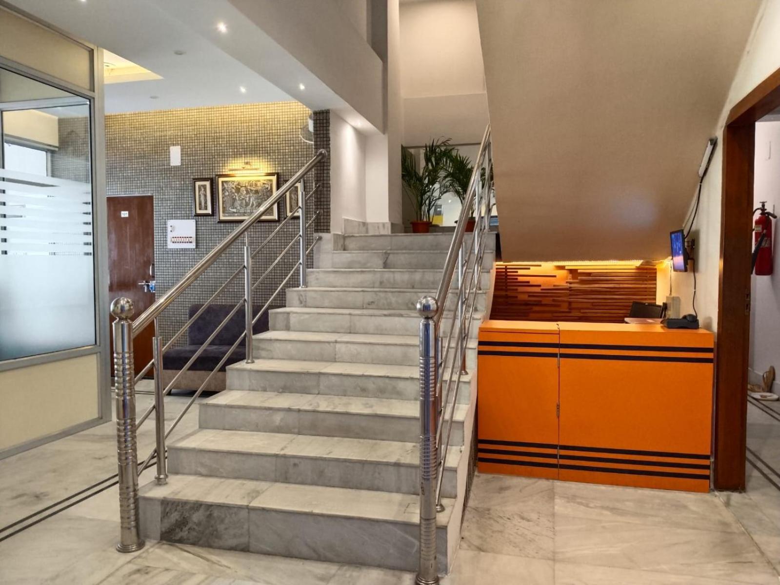 The Executive Inn Гувахати Екстериор снимка
